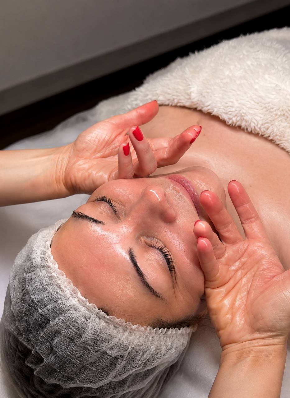 Lifting Facial Massage